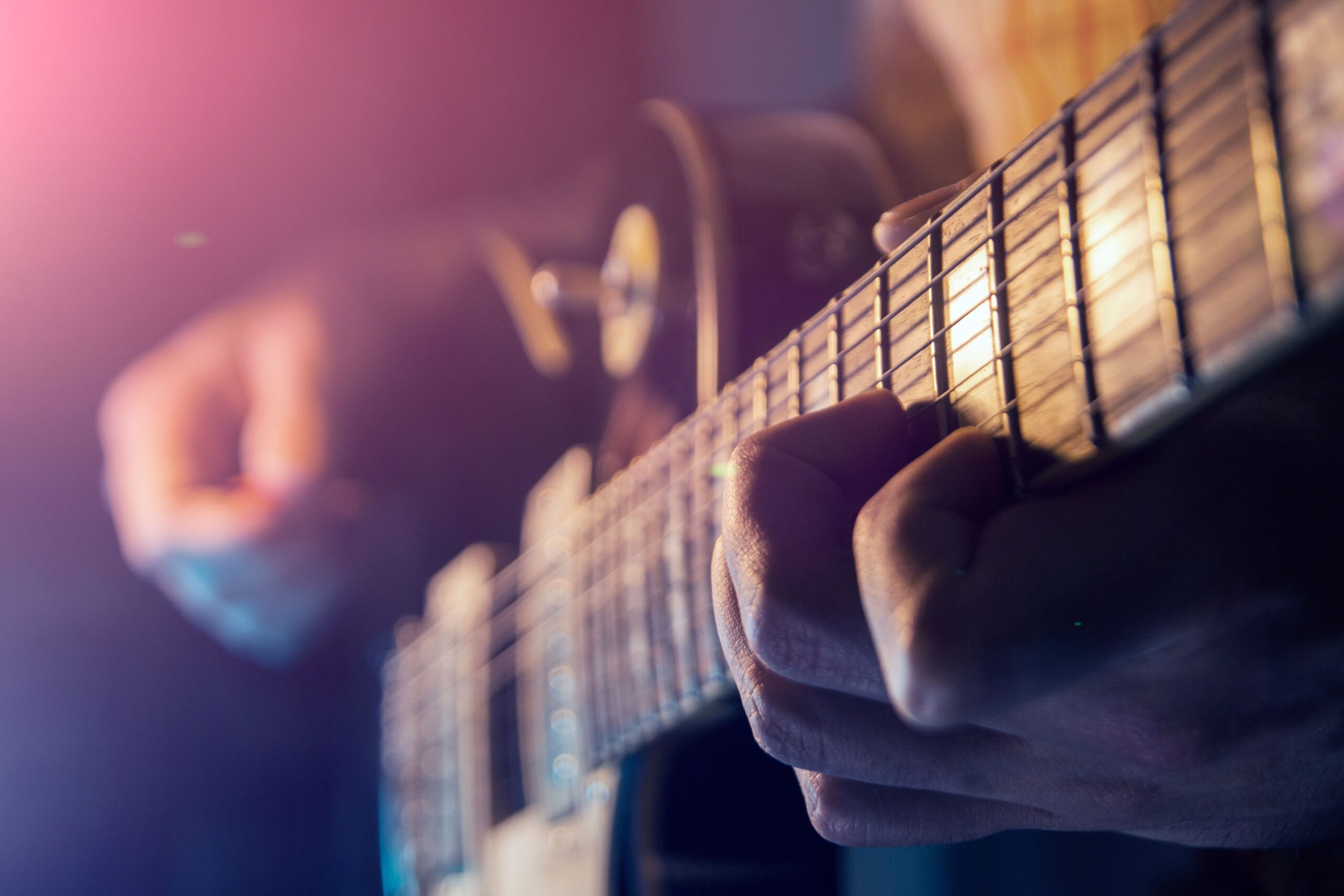 神奈川県横浜市の買取GEEKが解説するギター ブラッシングの魅力と高価買取のポイント