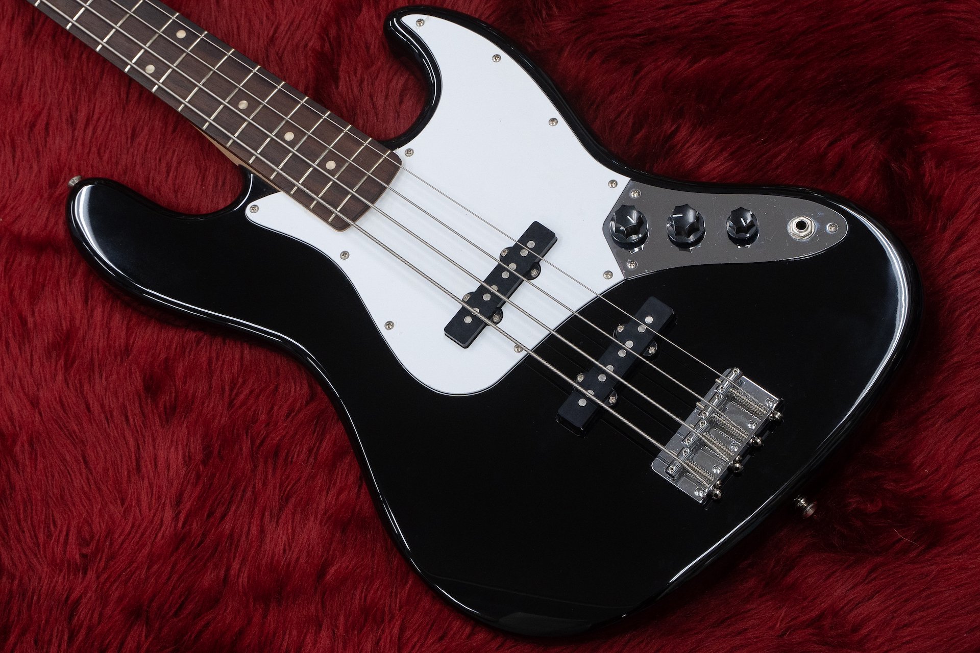 Squier / Affinity J Bass BLK/R