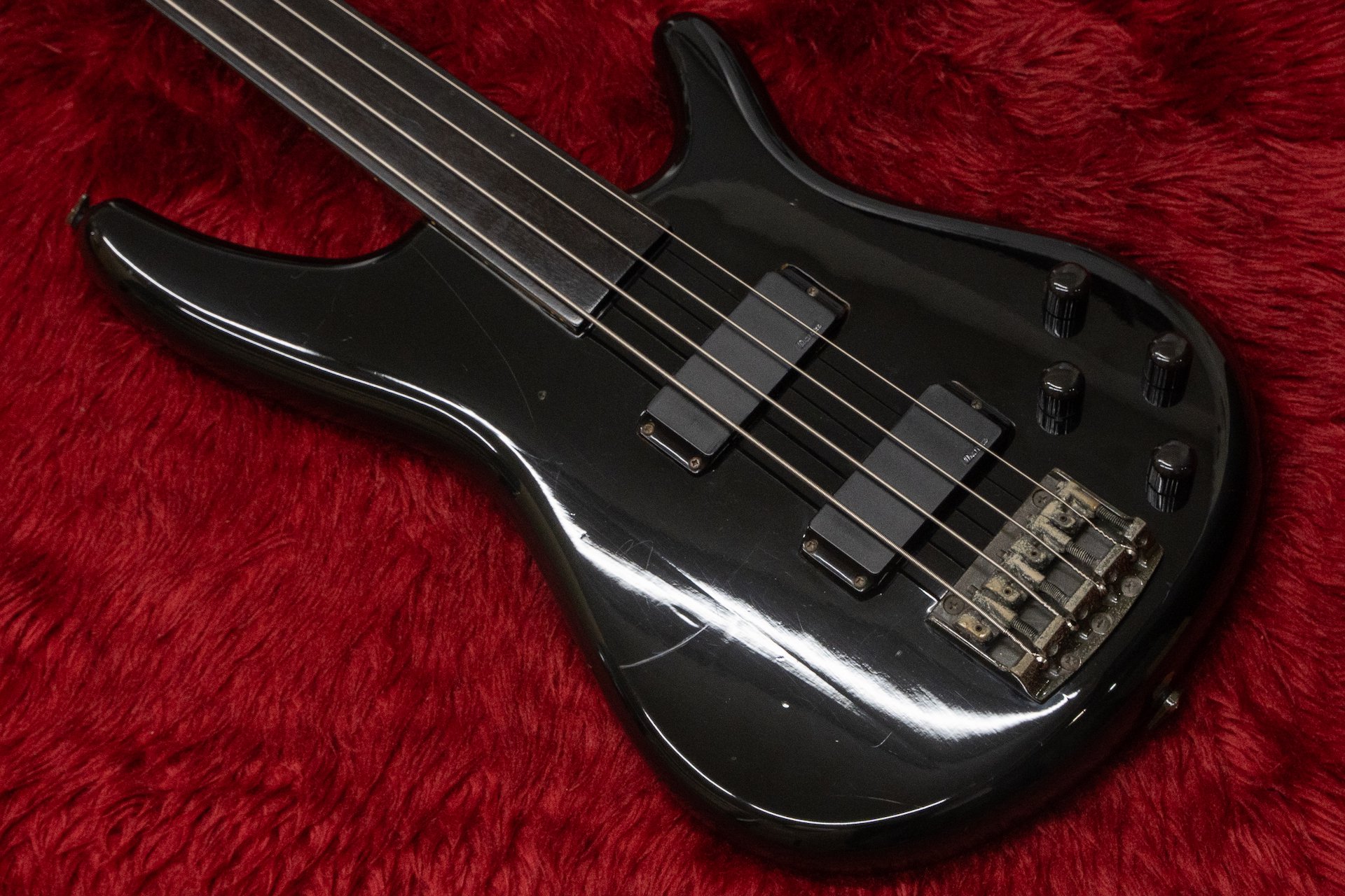 Ibanez / 1986 Roadstar Bass Fretless BLK