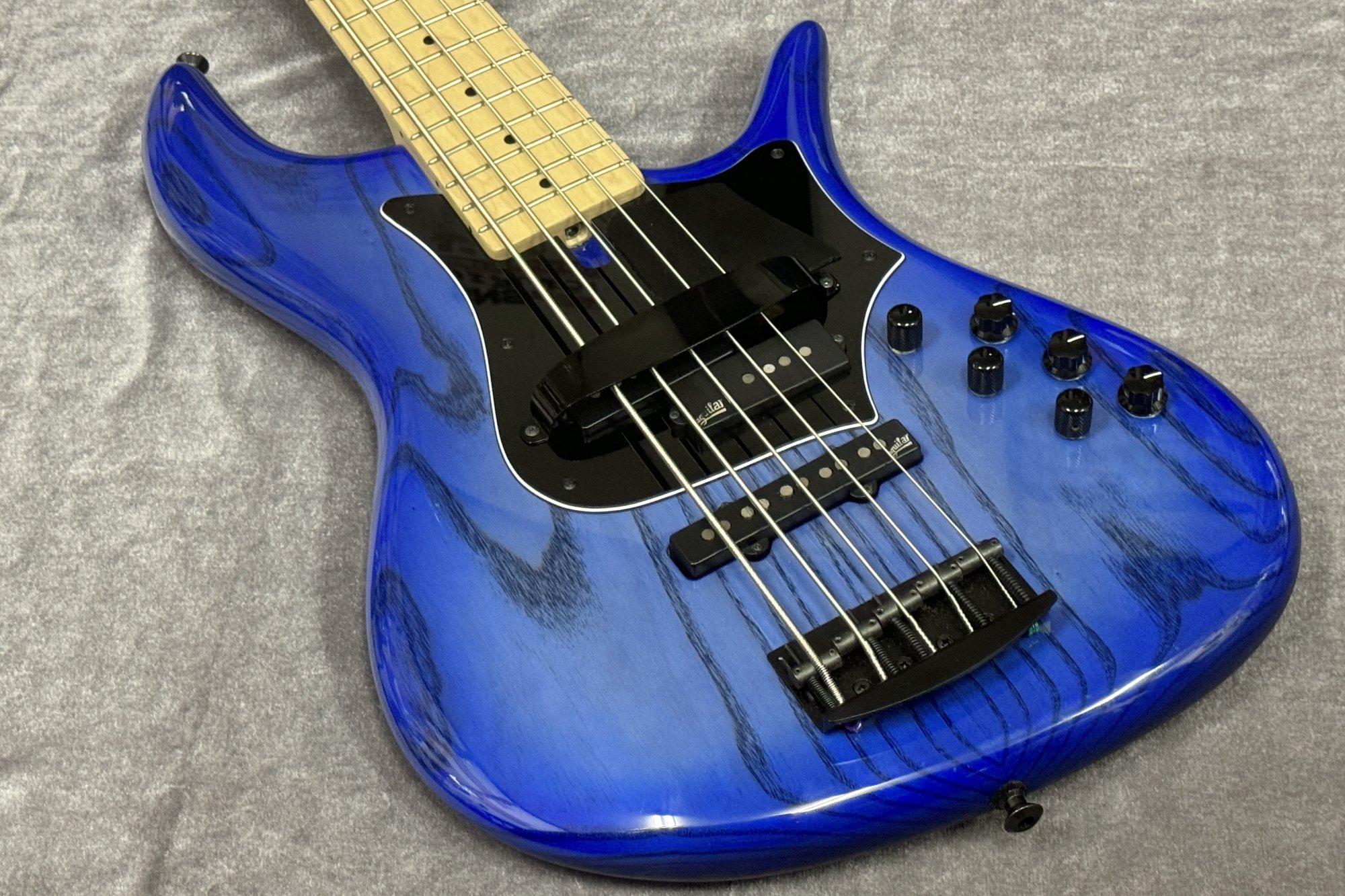 F-Bass / VF560PJ-PBB