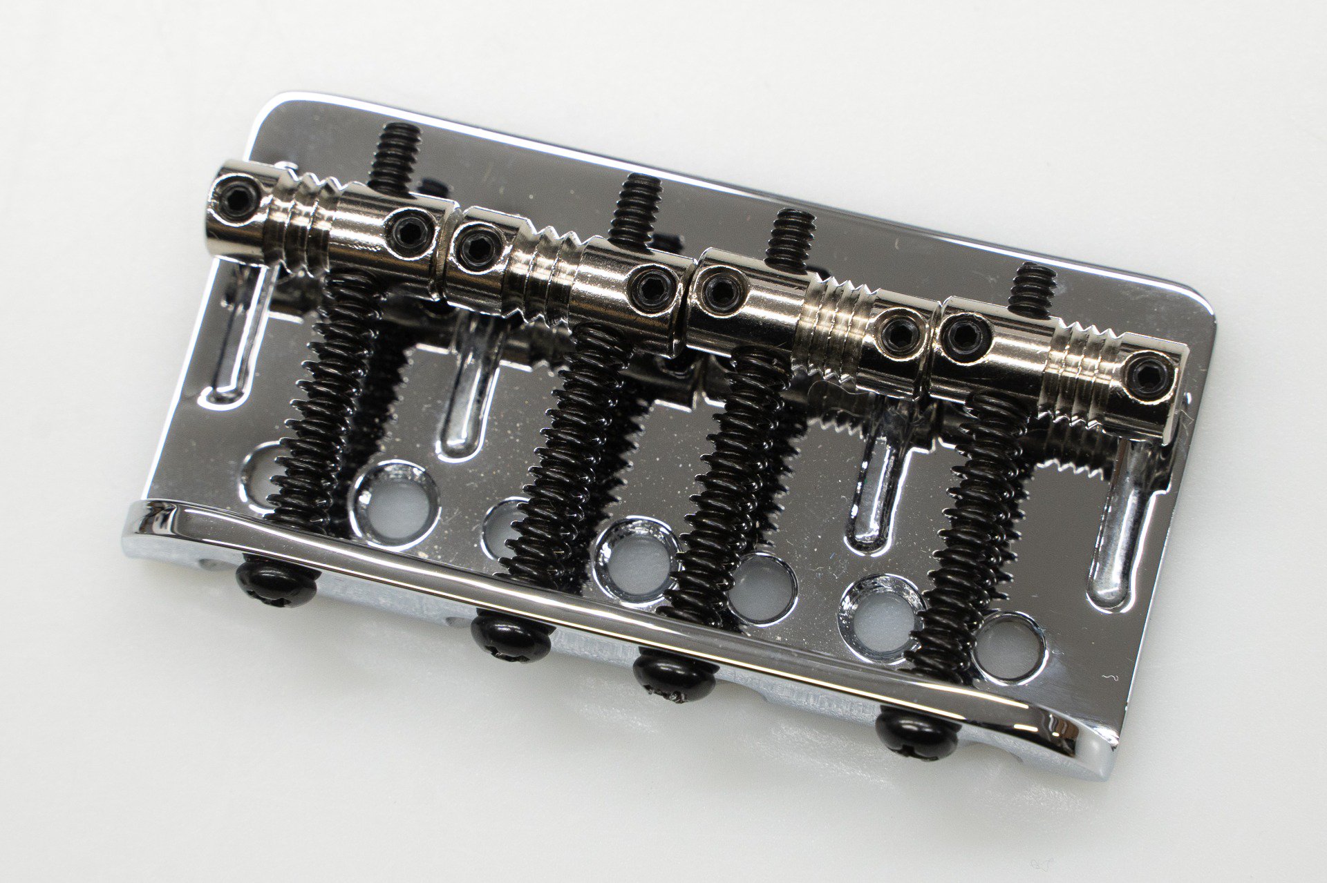 Fender  / Deluxe Series Bass Bridge Chrome P.N.0058396000